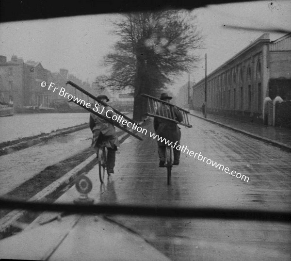 CYCLISTS WITH LADDERS GRAND CANAL, PORTOBELLA BRIDGE